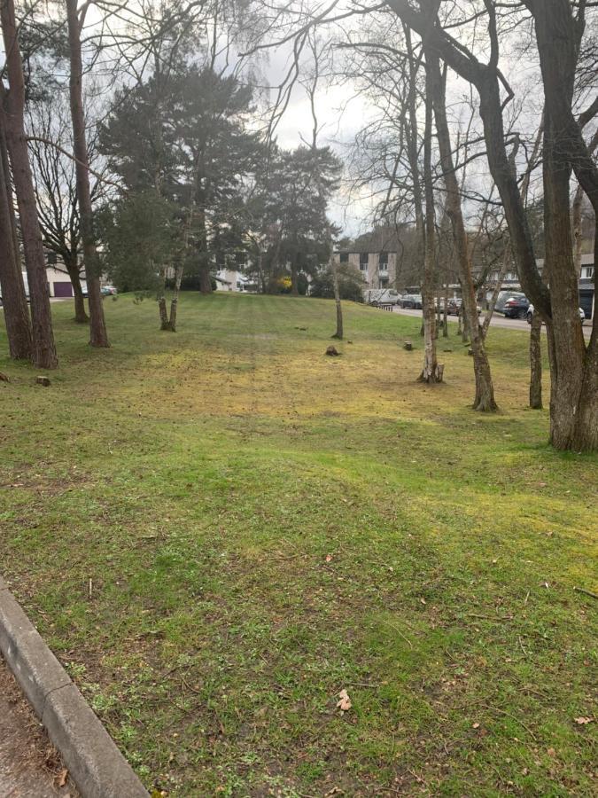 Holiday home 5 Bed Airport Camberley