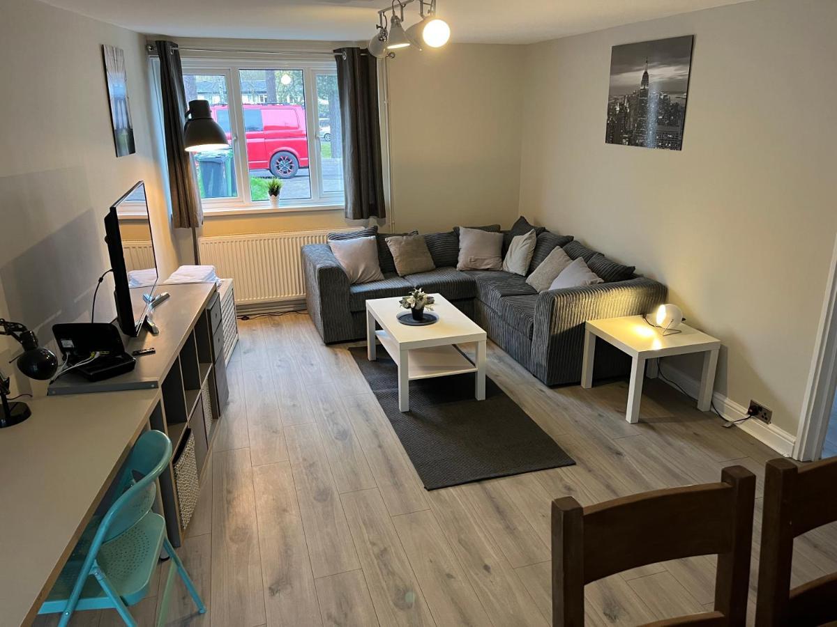 5 Bed Airport Holiday home