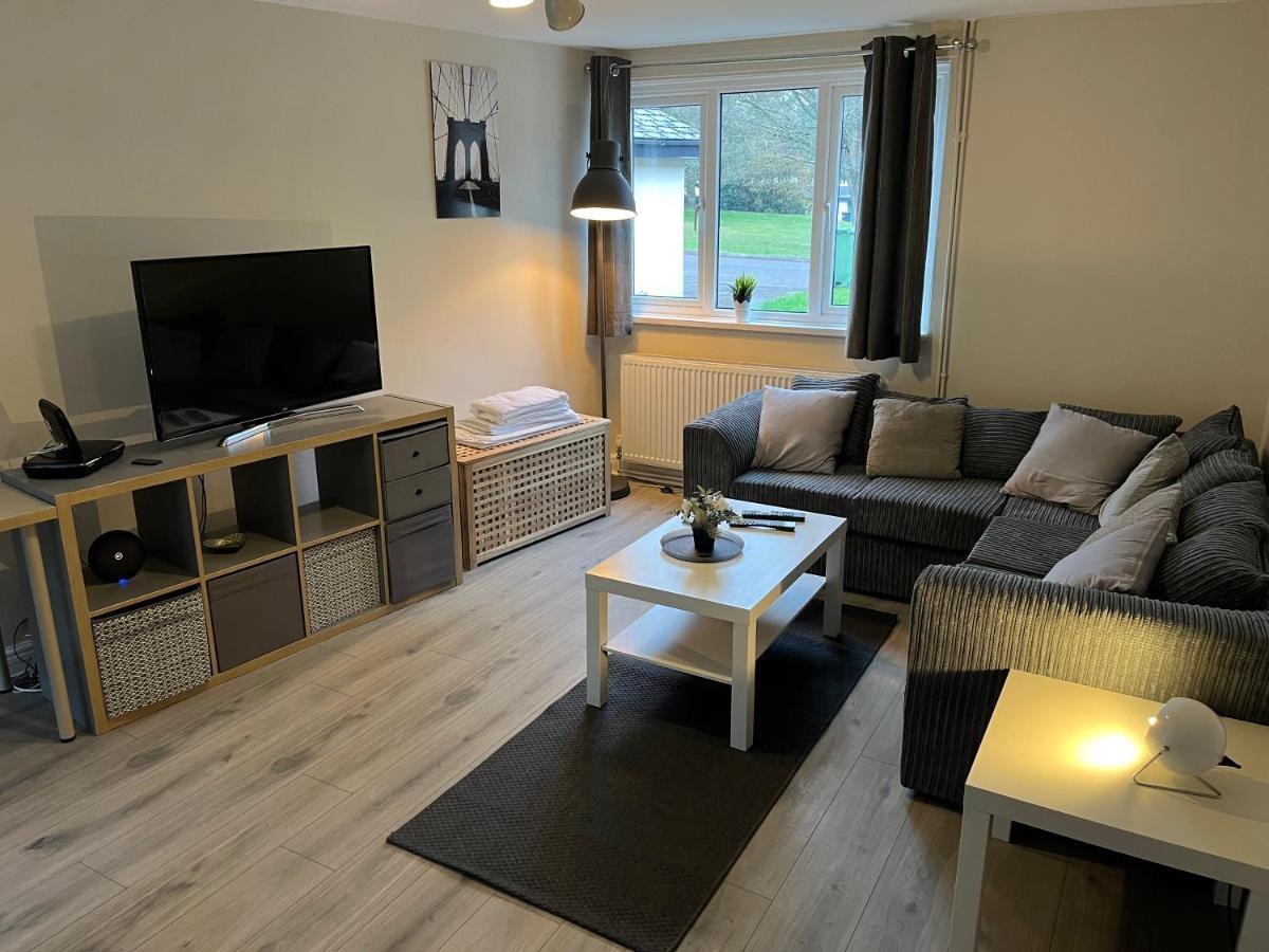 5 Bed Airport Camberley